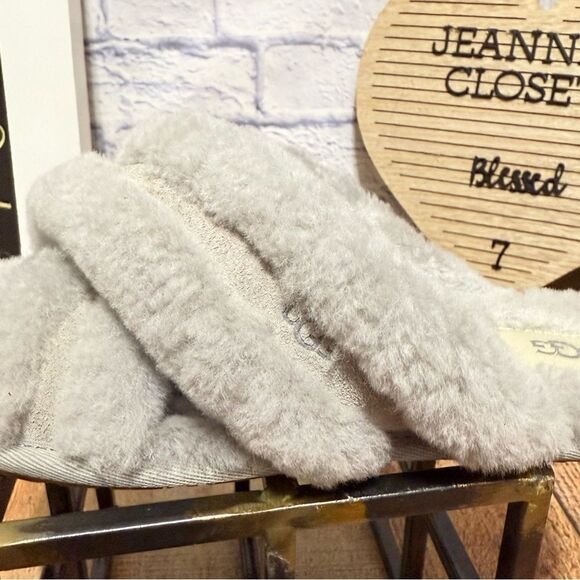 Women’s Scuffita Ugg Slippers size 9 - Picture 6 of 8